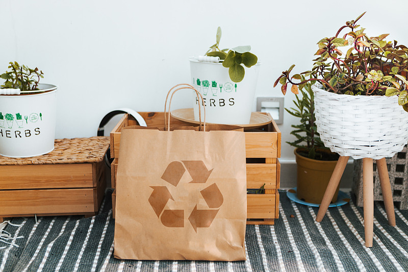 What Is The Advantage Of A Brown Kraft Paper Bag? LiPack Packaging